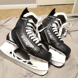 Boys hockey skates